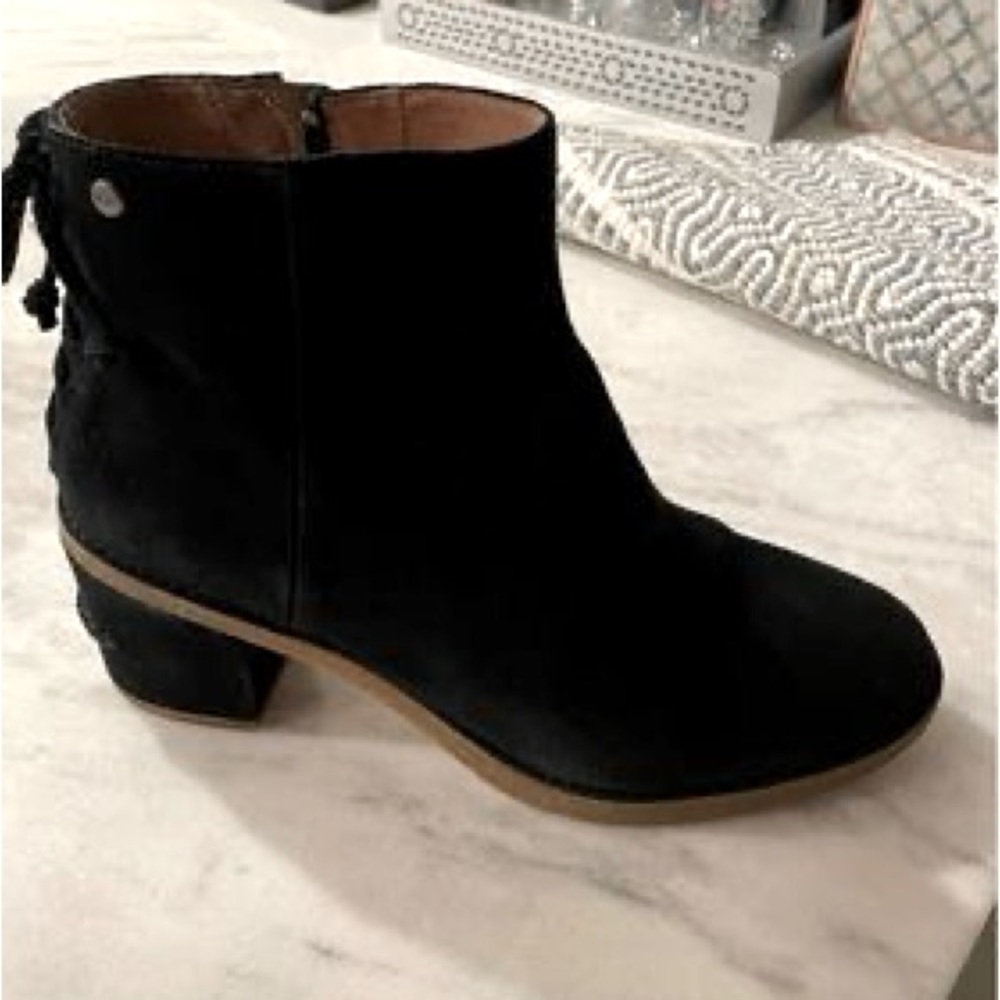 Women’s black Corinne Boots New in Box